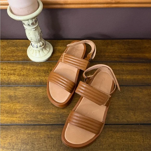 ✨ Madewell The Emmalee Sandal – English Saddle ✨ - Picture 4 of 9